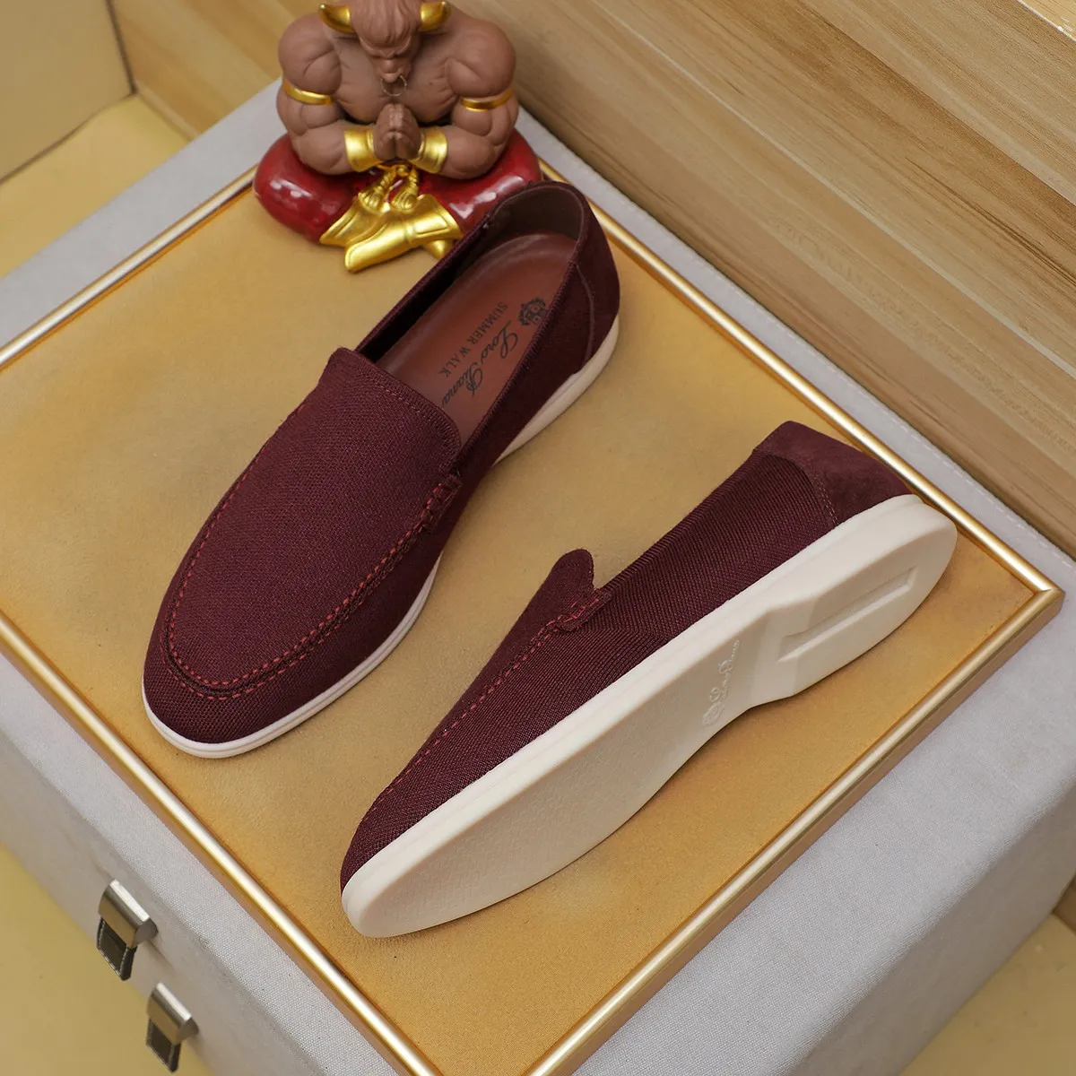 Men's Men's Shoes 💰 400 Loro PIana moccasin made of wish wool fabric. The upper is made of knitted fabric, made on a loom, and then attached to a rubber sole. The Rain System's water-repellent treatment enhances the shoe's functional design, while the suede details give the shoe a sense of elegance and sophistication. Made from Wish, fine wool from Australian and New Zealand Merino sheep 38-44